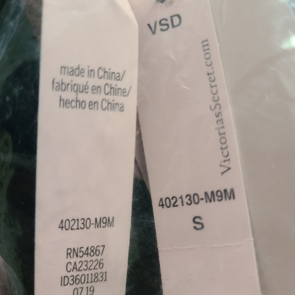 VICTORIA'S SECRET Signature Satin Slipper Black Polka Dot - small - Picture 3 of 5